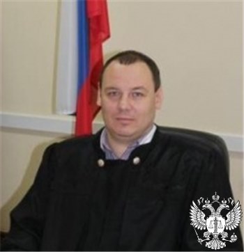 Сайт вольского районного суда саратовской. Судья Давыдов Вольск.