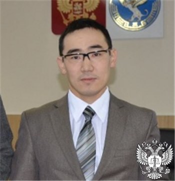 Судья Унутов Эрмен Дмитриевич